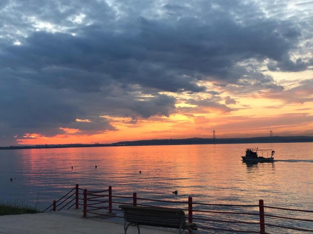 Blue Pier Hotel Kocaeli Esterno foto